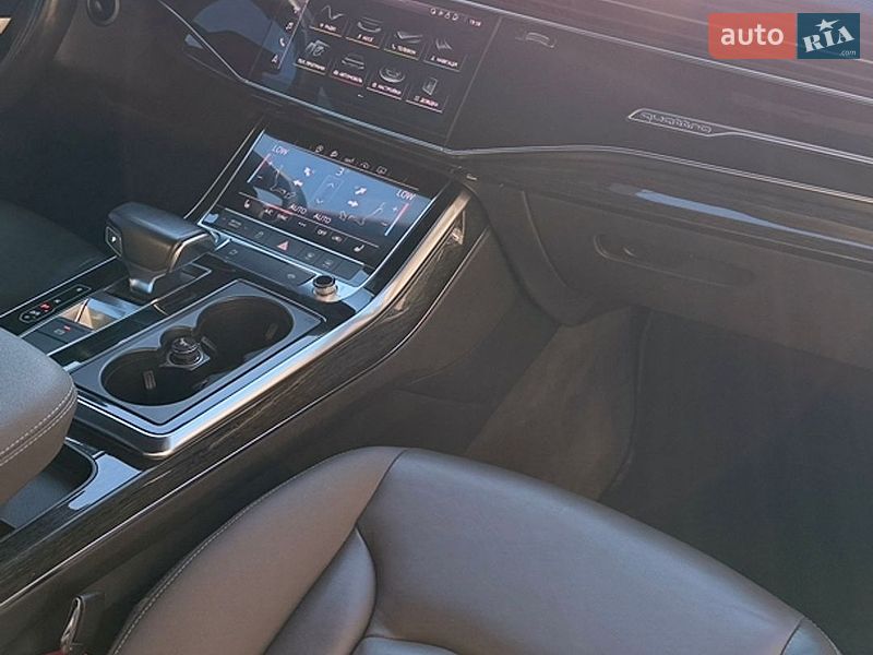 Внедорожник / Кроссовер Audi Q8 2018 в Киеве