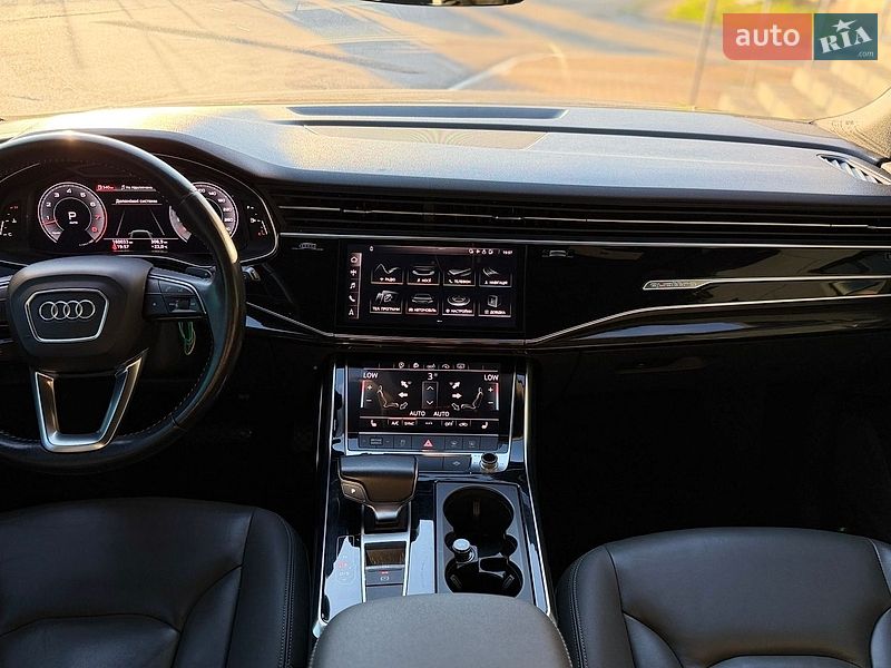 Внедорожник / Кроссовер Audi Q8 2018 в Киеве