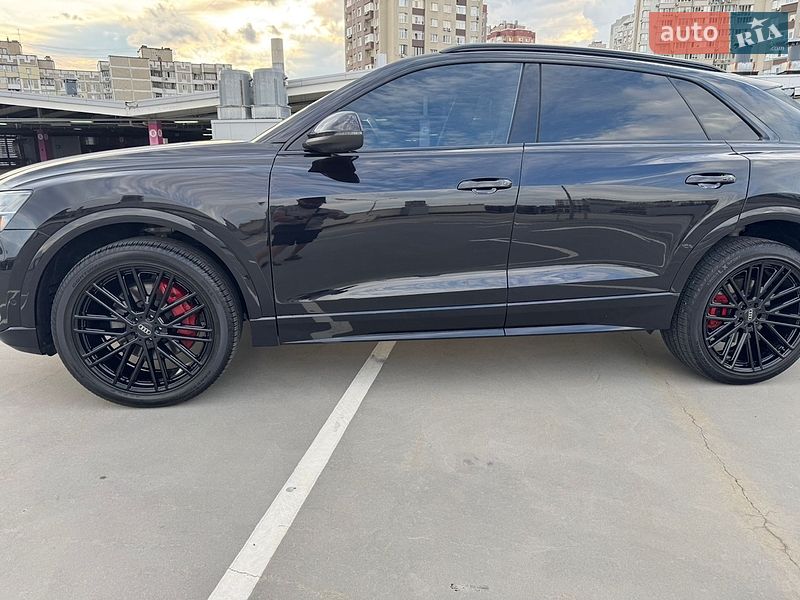 Внедорожник / Кроссовер Audi Q8 2019 в Киеве