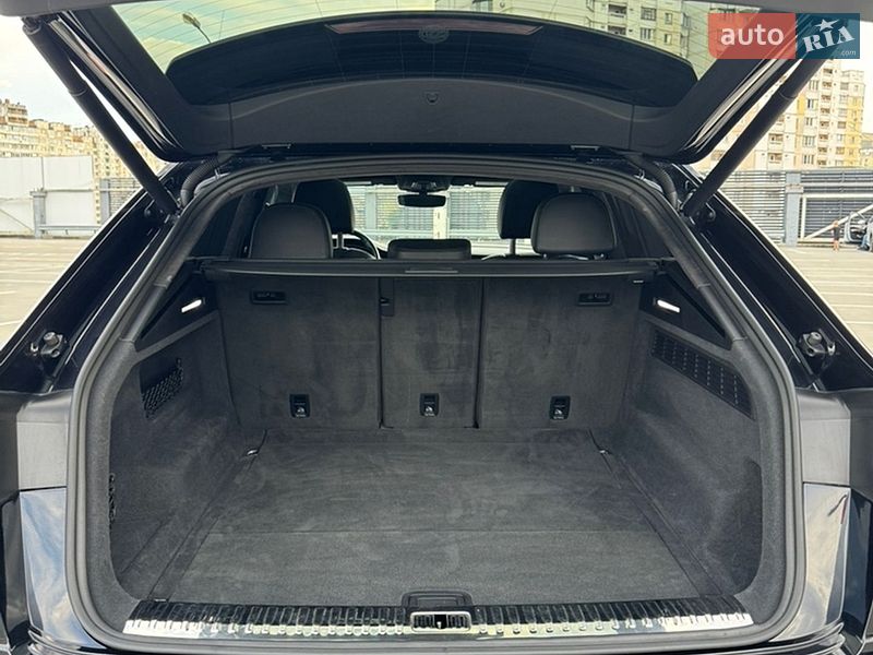 Внедорожник / Кроссовер Audi Q8 2019 в Киеве
