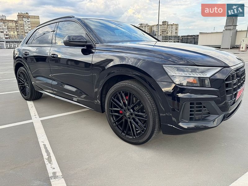 Внедорожник / Кроссовер Audi Q8 2019 в Киеве