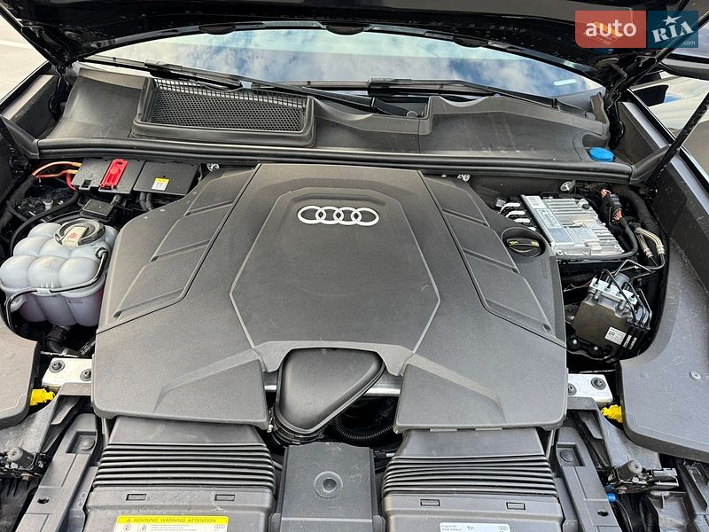 Внедорожник / Кроссовер Audi Q8 2019 в Киеве