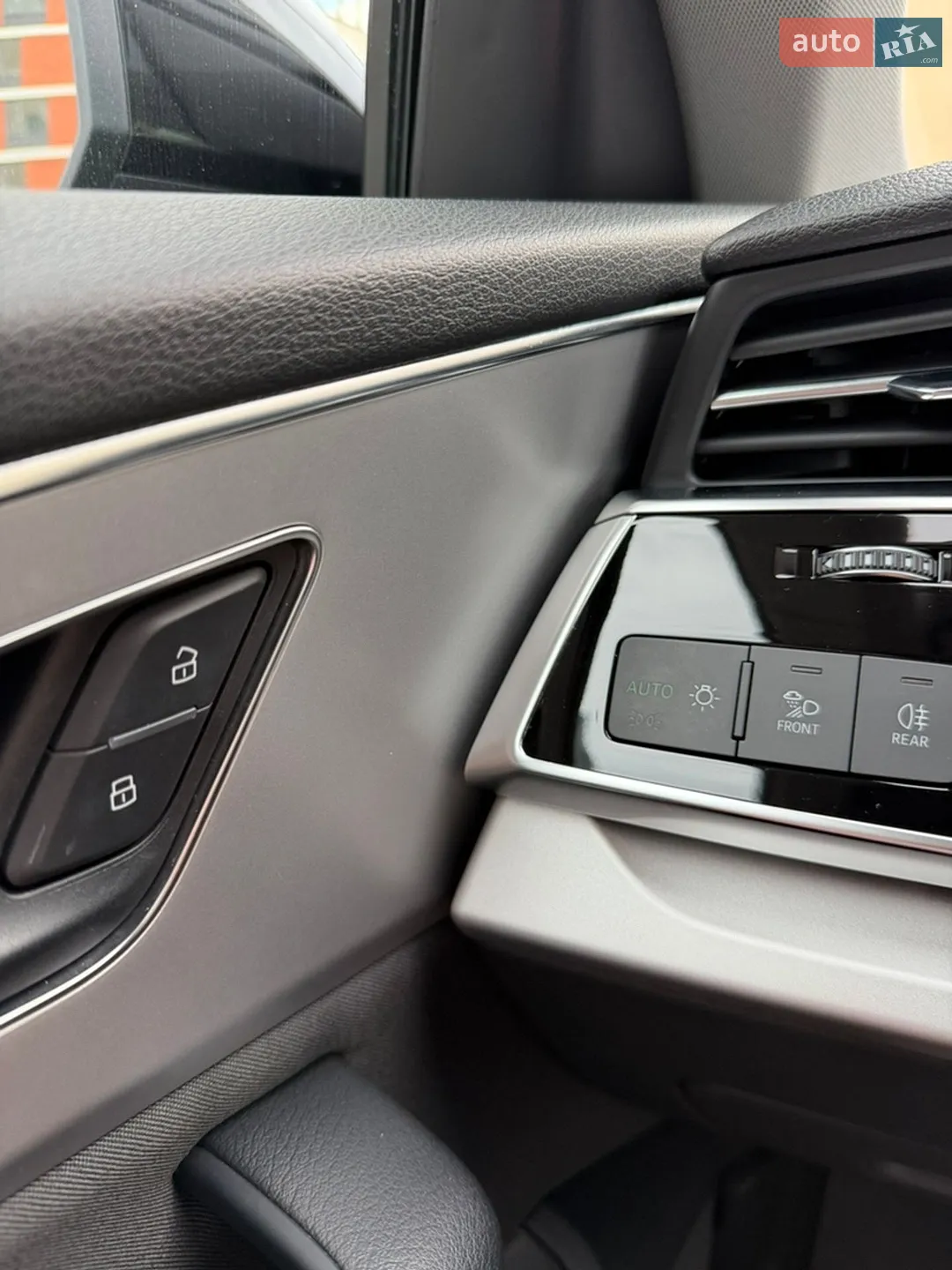 2018 Audi Q8 - мініатюра 14