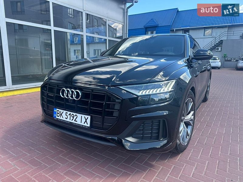 Внедорожник / Кроссовер Audi Q8 2021 в Ровно
