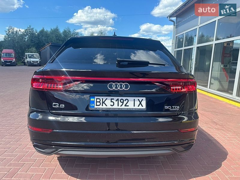 Внедорожник / Кроссовер Audi Q8 2021 в Ровно