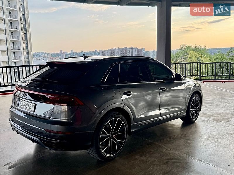 Внедорожник / Кроссовер Audi Q8 2019 в Харькове