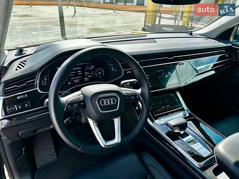 Внедорожник / Кроссовер Audi Q8 2018 в Киеве