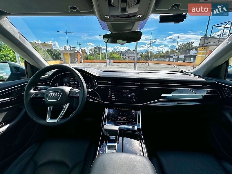Внедорожник / Кроссовер Audi Q8 2018 в Киеве