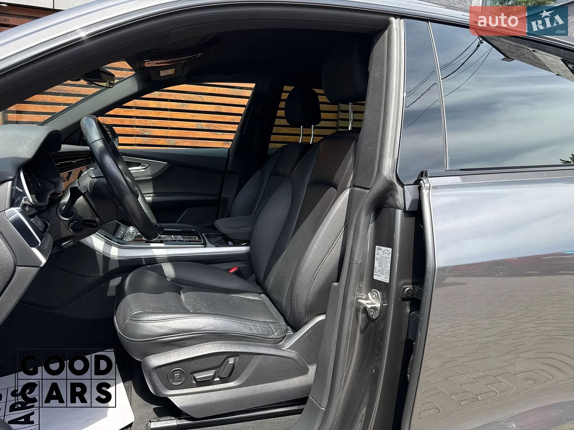 2020 Audi Q8 - мініатюра 26