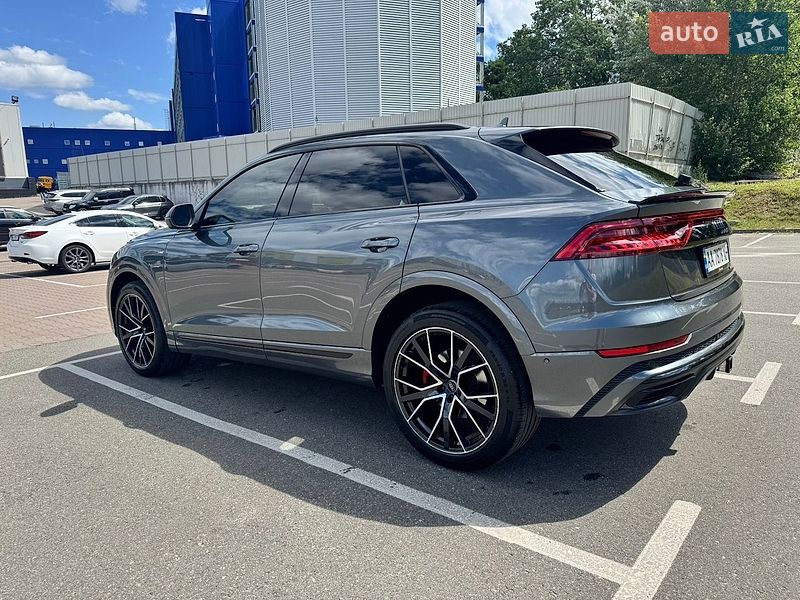 Внедорожник / Кроссовер Audi Q8 2020 в Киеве