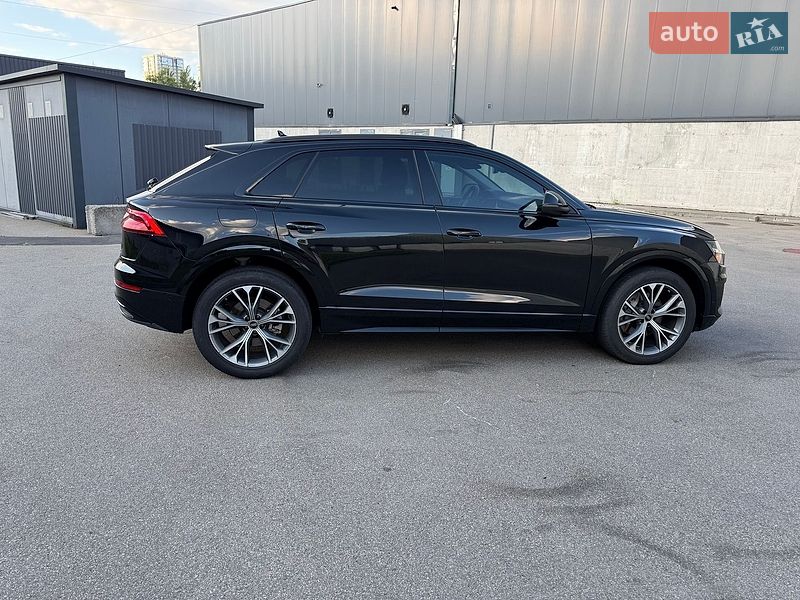 Позашляховик / Кросовер Audi Q8 2023 в Києві