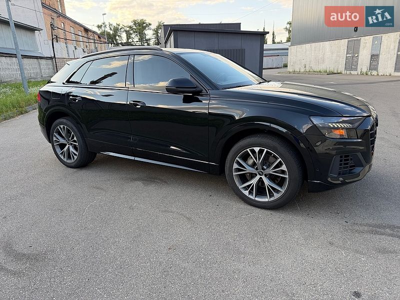 Позашляховик / Кросовер Audi Q8 2023 в Києві