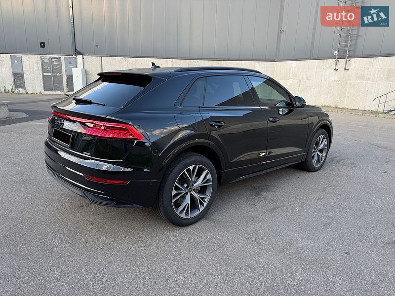 Позашляховик / Кросовер Audi Q8 2023 в Києві