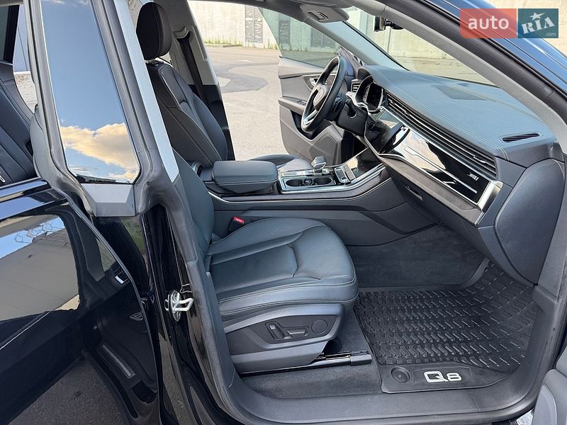 Позашляховик / Кросовер Audi Q8 2023 в Києві