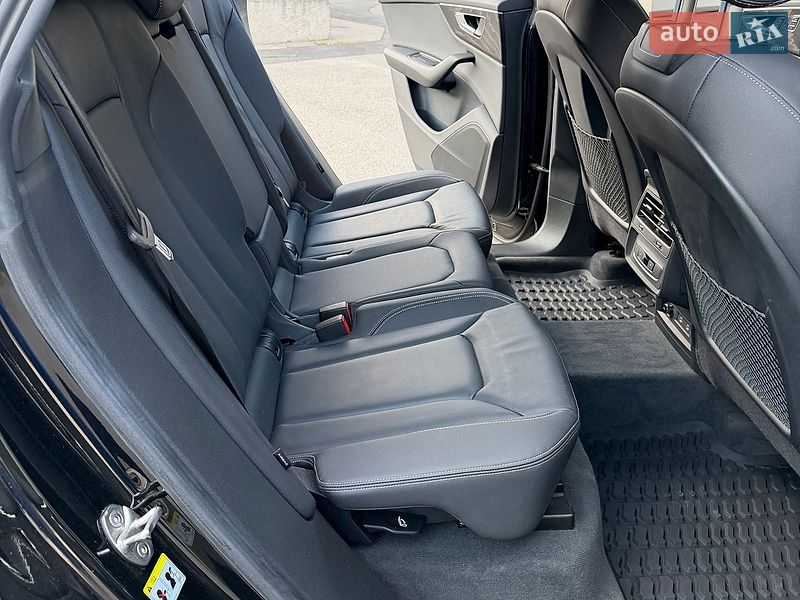 Позашляховик / Кросовер Audi Q8 2023 в Києві