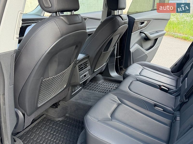 Позашляховик / Кросовер Audi Q8 2023 в Києві