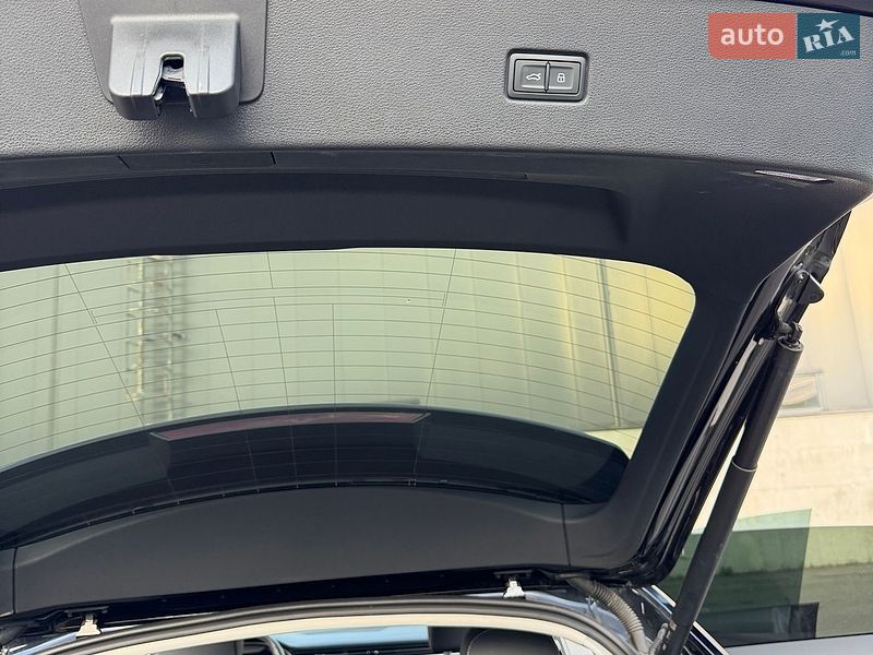 Позашляховик / Кросовер Audi Q8 2023 в Києві