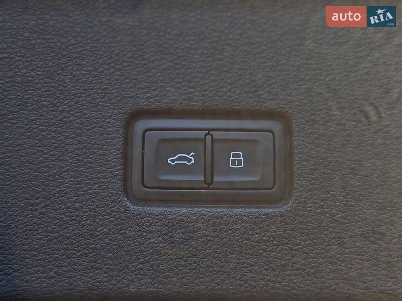 Внедорожник / Кроссовер Audi Q8 2018 в Черновцах