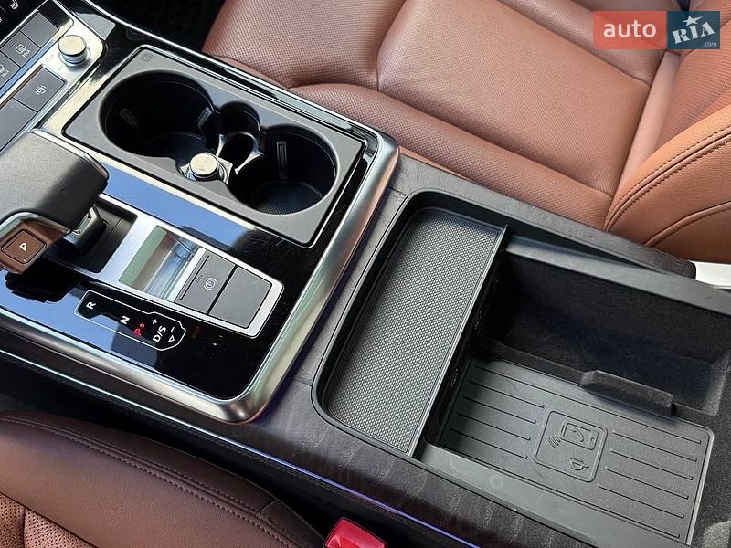 Позашляховик / Кросовер Audi Q8 2023 в Києві