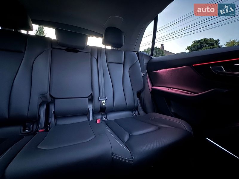 Внедорожник / Кроссовер Audi Q8 2019 в Киеве