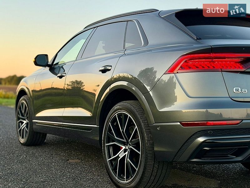 Внедорожник / Кроссовер Audi Q8 2020 в Киеве