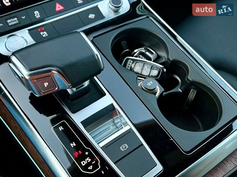 Внедорожник / Кроссовер Audi Q8 2020 в Киеве