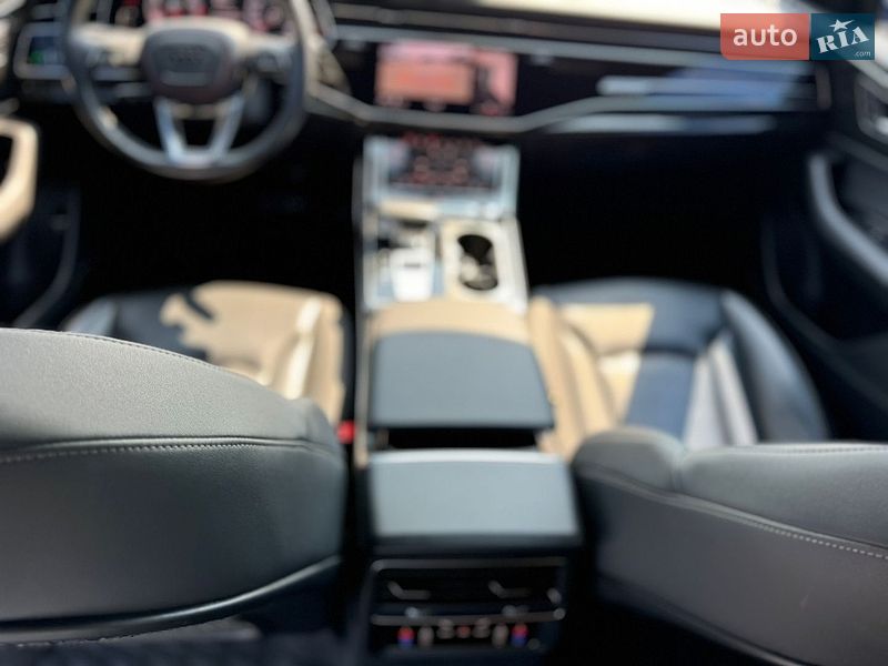 Позашляховик / Кросовер Audi Q8 2019 в Києві