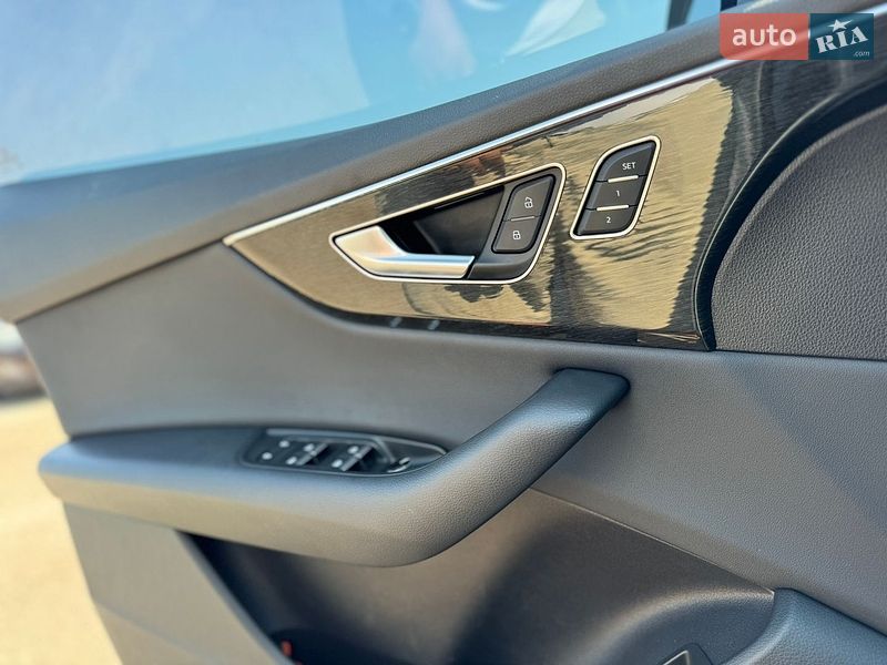 Позашляховик / Кросовер Audi Q8 2019 в Києві