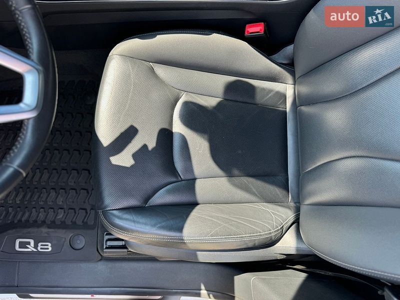 Позашляховик / Кросовер Audi Q8 2019 в Києві