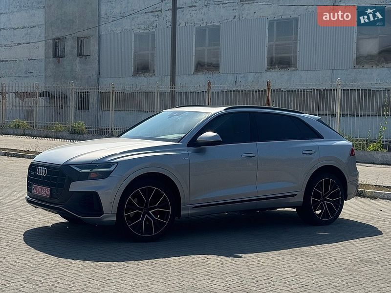 Позашляховик / Кросовер Audi Q8 2019 в Запоріжжі