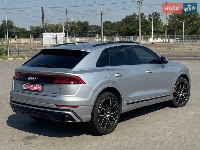 Позашляховик / Кросовер Audi Q8 2019 в Запоріжжі