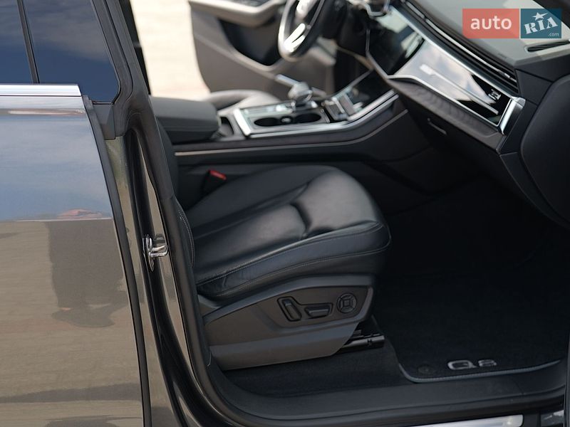 Позашляховик / Кросовер Audi Q8 2020 в Києві