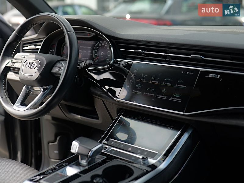Позашляховик / Кросовер Audi Q8 2020 в Києві