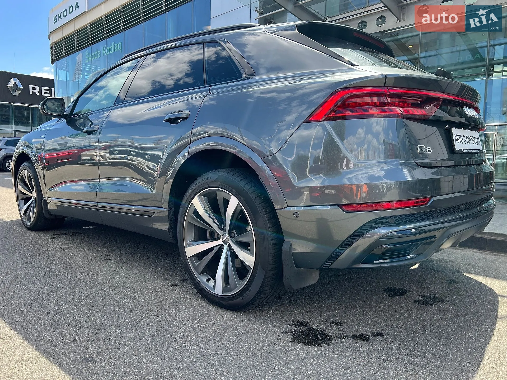 Audi Q8 2019 VIN WAUZZZF17KD043695 фото оголошення 5 з 41