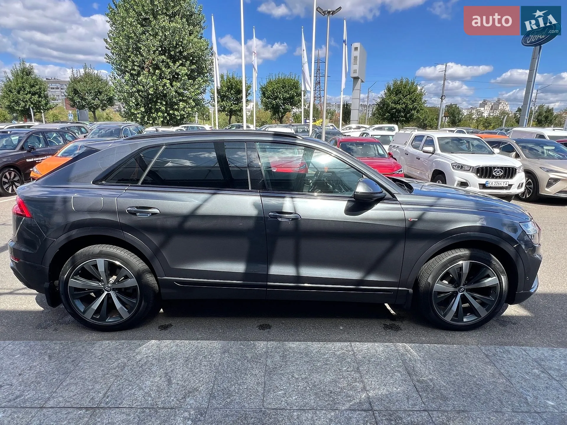 Audi Q8 2019 VIN WAUZZZF17KD043695 фото оголошення 8 з 41