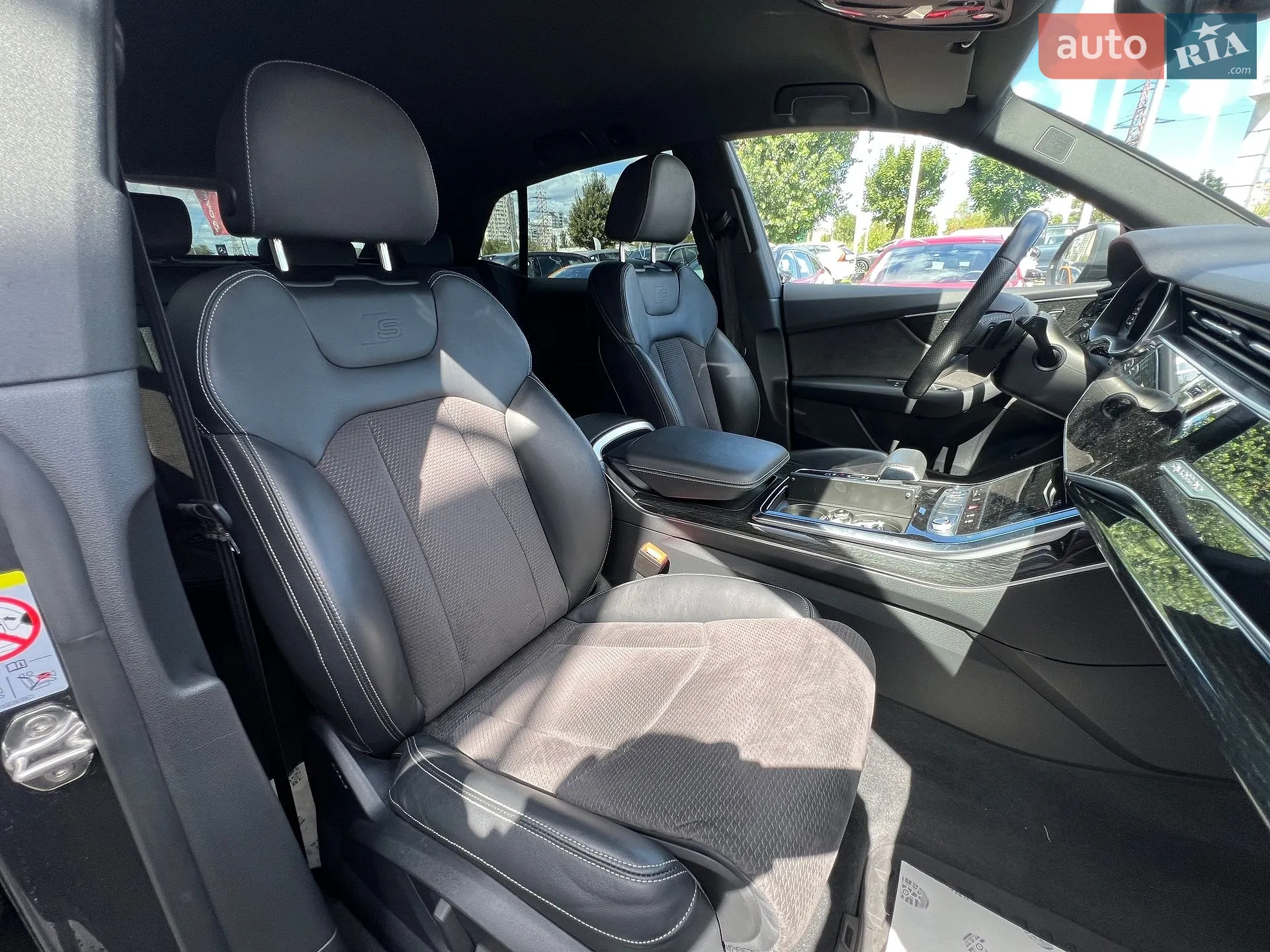 Audi Q8 2019 VIN WAUZZZF17KD043695 фото оголошення 26 з 41