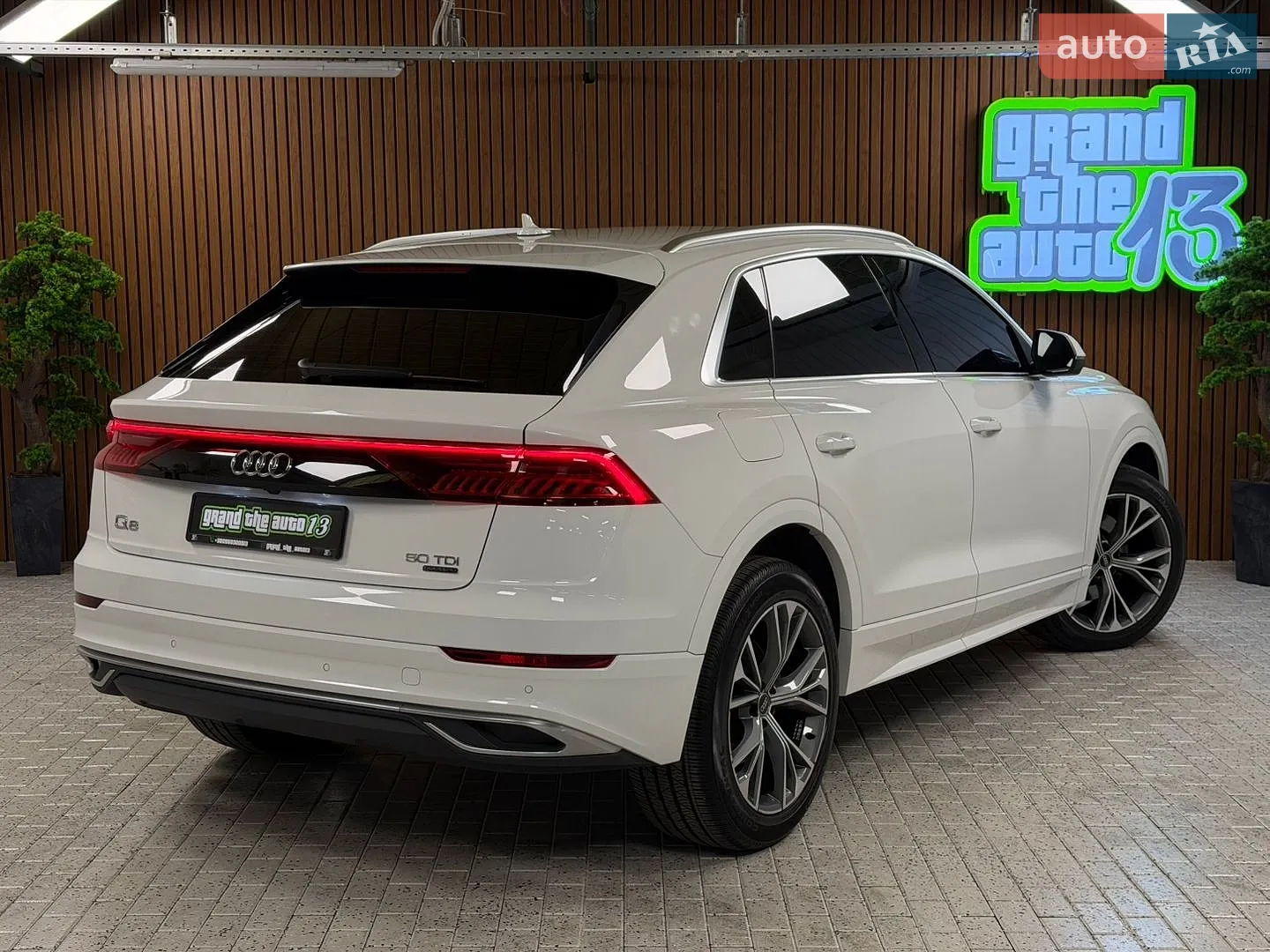 2020 Audi Q8 - мініатюра 18