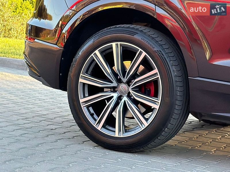 Позашляховик / Кросовер Audi Q8 2019 в Тернополі