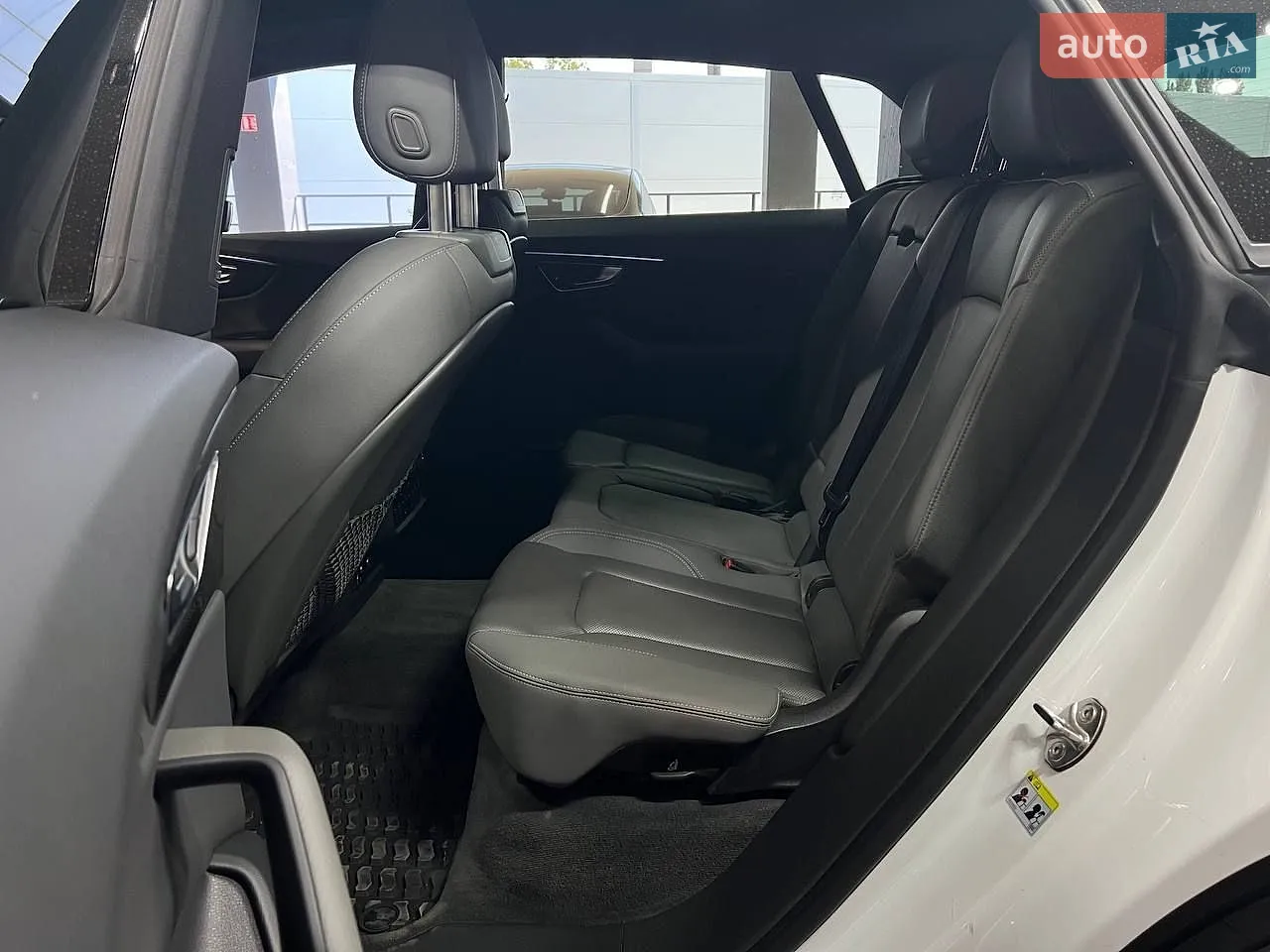 2019 Audi Q8 - мініатюра 14
