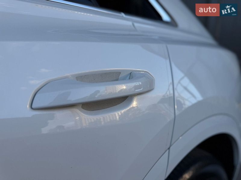 Позашляховик / Кросовер Audi Q8 2022 в Києві