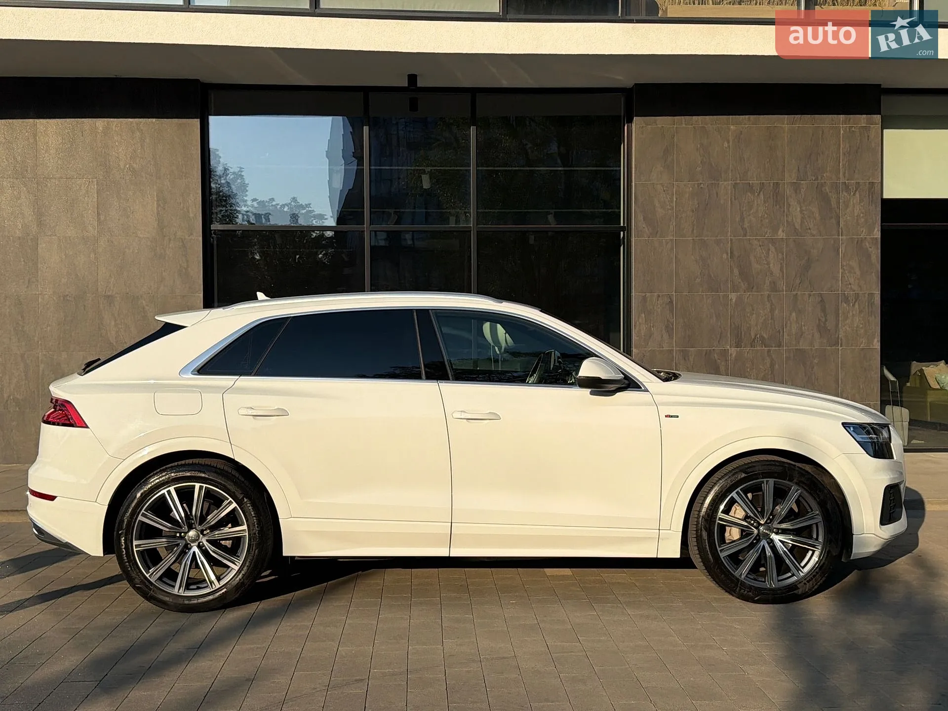 2020 Audi Q8 - фото 1