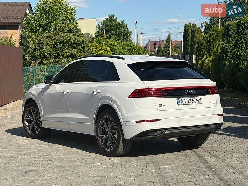 Внедорожник / Кроссовер Audi Q8 2020 в Ровно