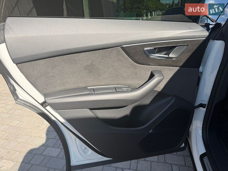 Внедорожник / Кроссовер Audi Q8 2020 в Ровно