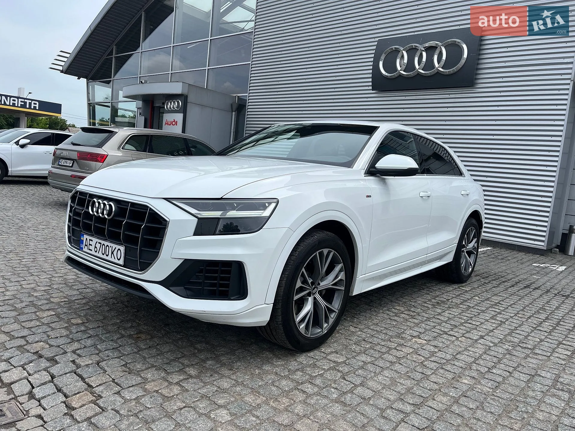 2019 Audi Q8 - мініатюра 2