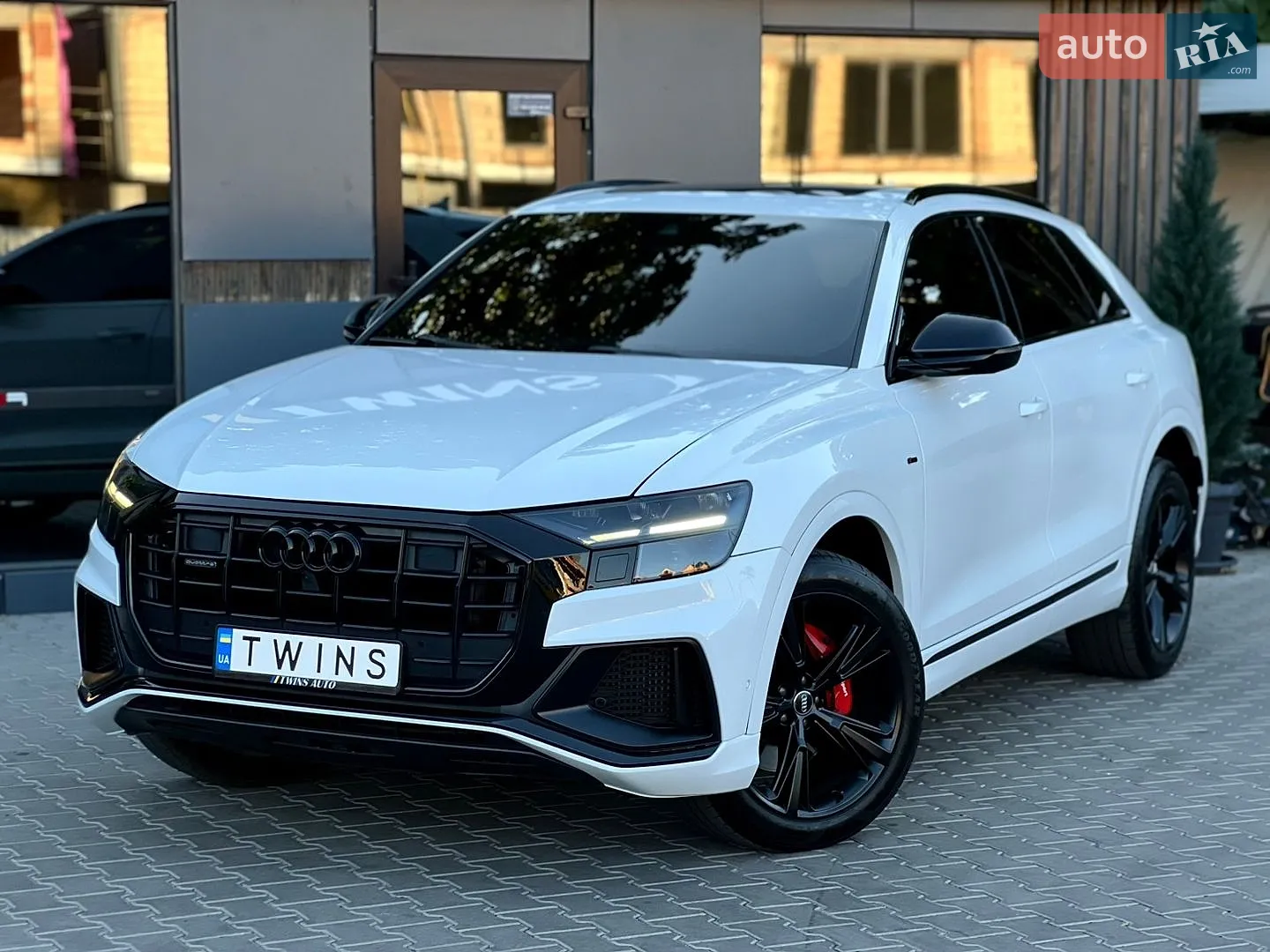 2019 Audi Q8 - фото 1