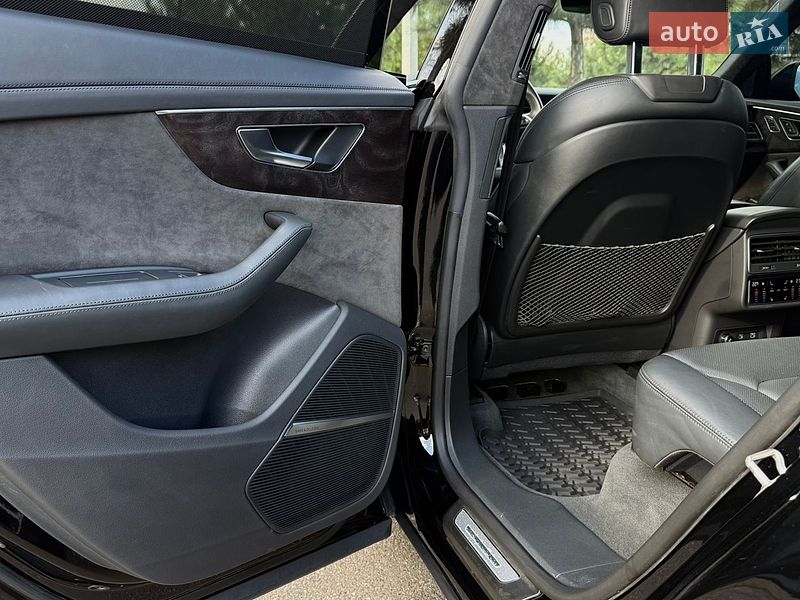 Позашляховик / Кросовер Audi Q8 2021 в Одесі фото 15 Позашляховик / Кросовер Audi Q8 2021 в Одесі
