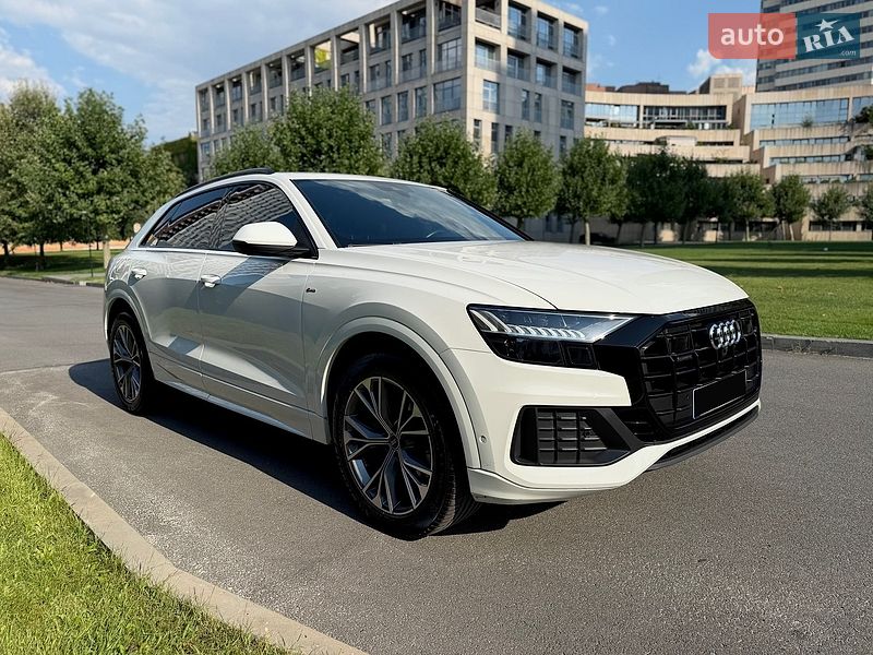 Внедорожник / Кроссовер Audi Q8 2021 в Днепре