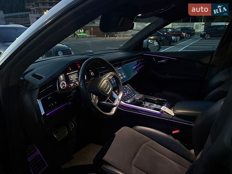 Внедорожник / Кроссовер Audi Q8 2019 в Долине