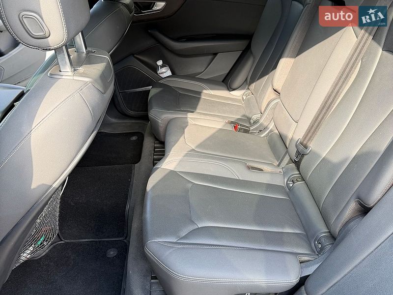 Внедорожник / Кроссовер Audi Q8 2019 в Киеве