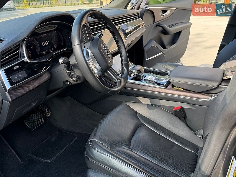 Внедорожник / Кроссовер Audi Q8 2019 в Киеве